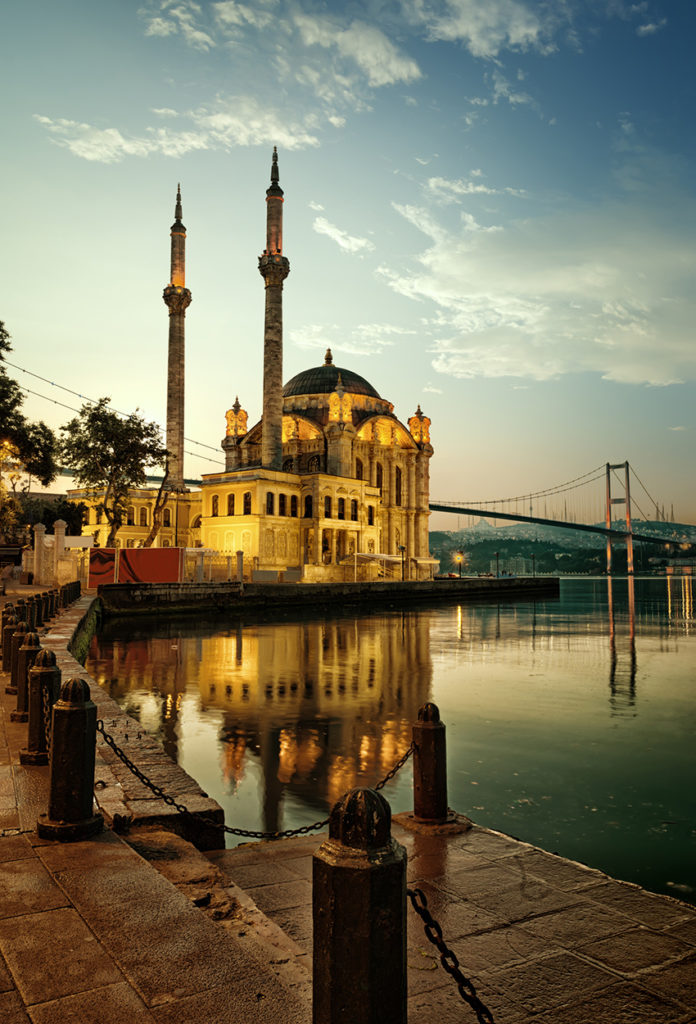 Mezquita y puente del Bósforo