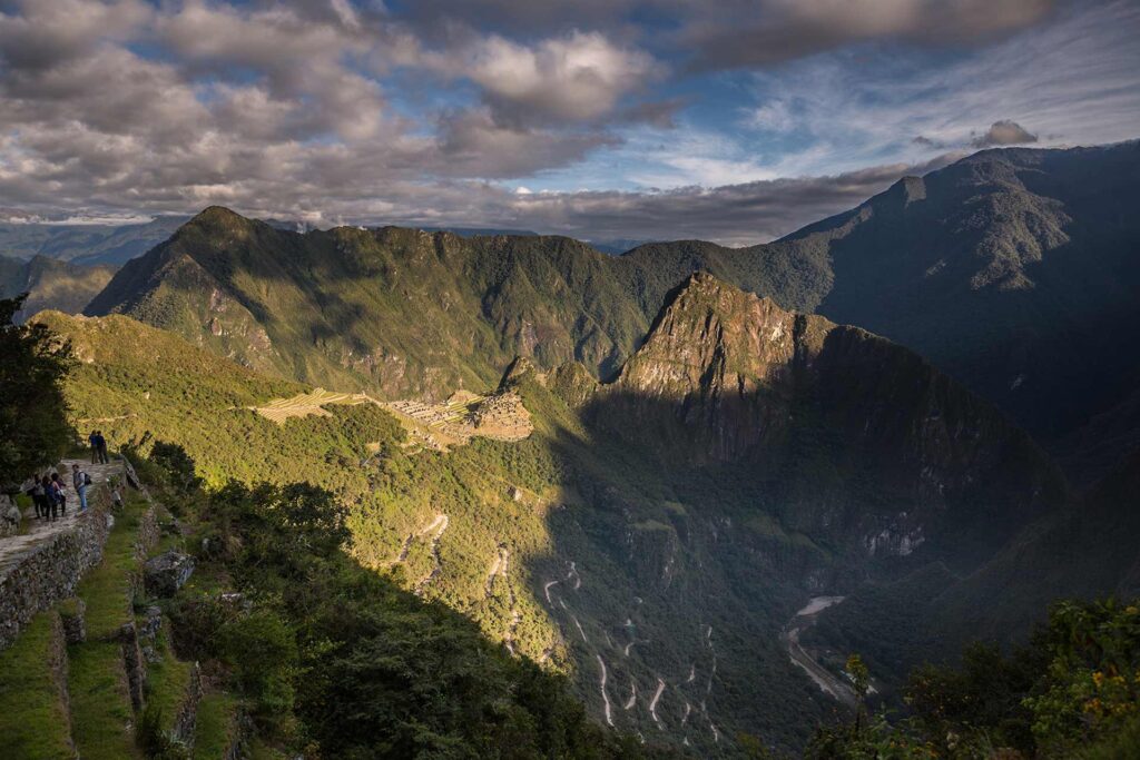 Machu Picchu amanecer intipunku