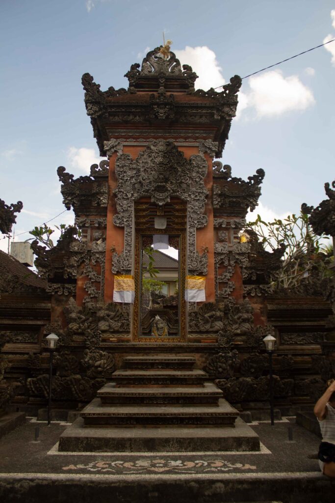 entrada al templo privado Ubud